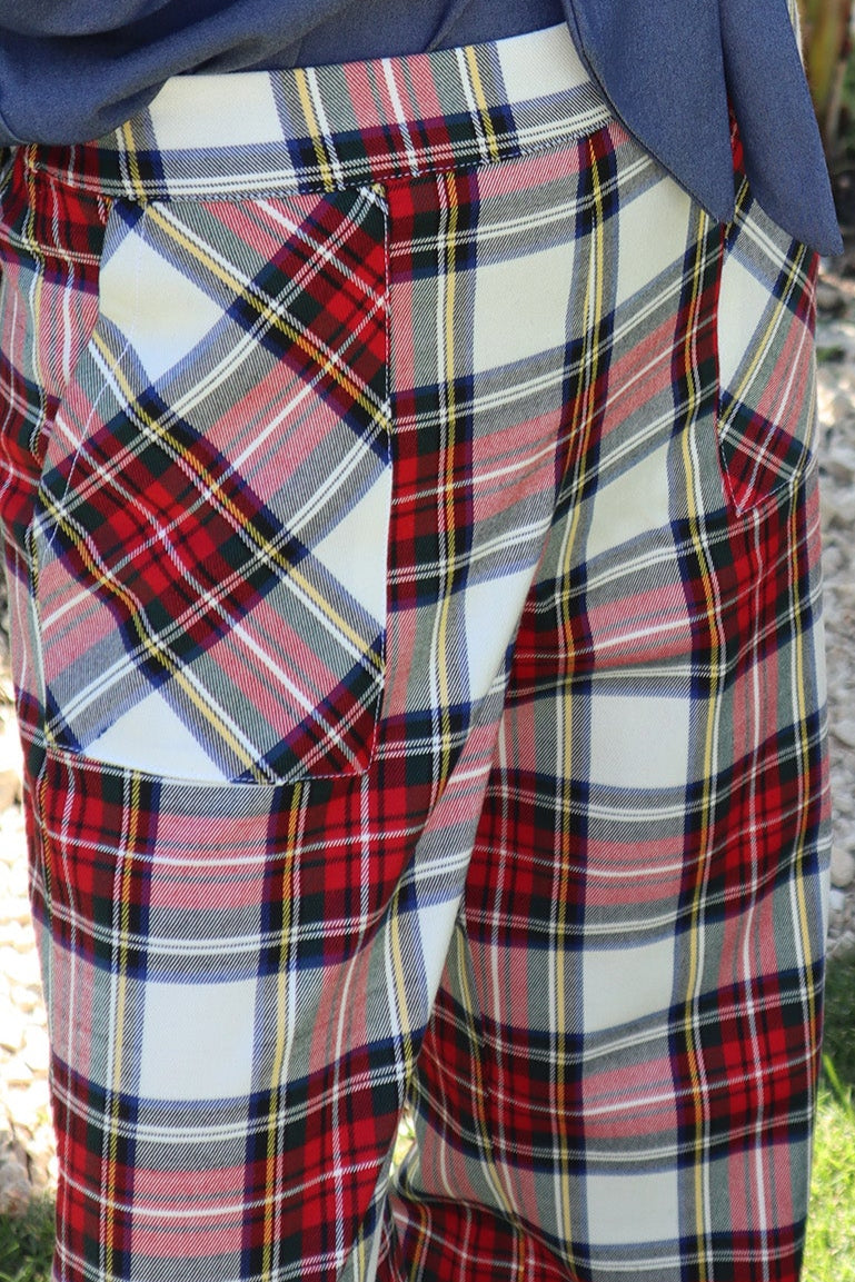 PANTALON ESCOCIA TARTAN. Pide una talla más