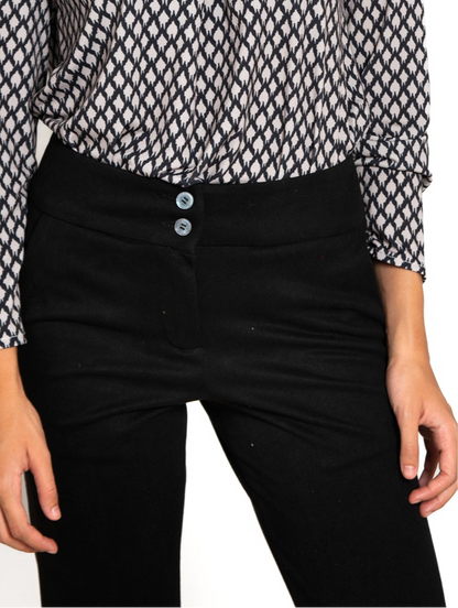 CALÇA GINEBRA PRETA.