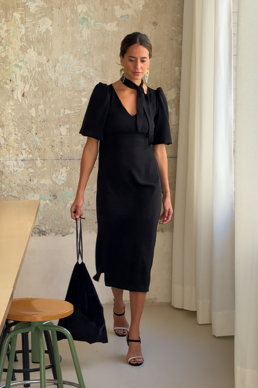 VESTIDO COMILLAS NEGRO