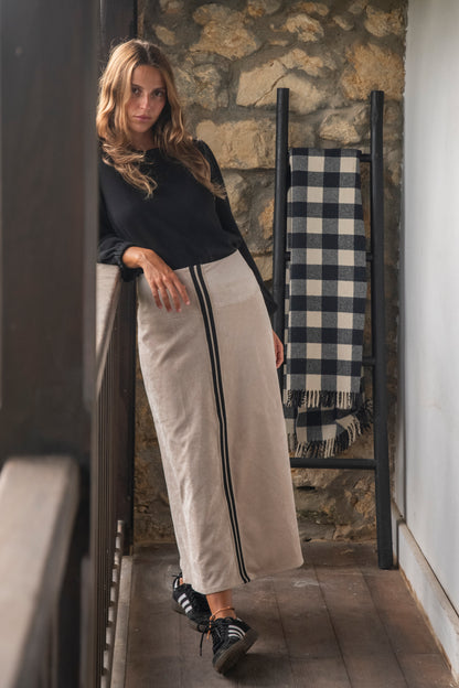 FALDA OPORTO BEIGE CINTA NEGRA.