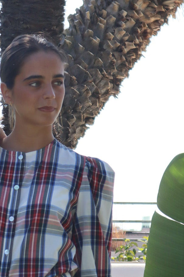 CAMISA BULGARIA ESCOCÉS. Pide una talla más