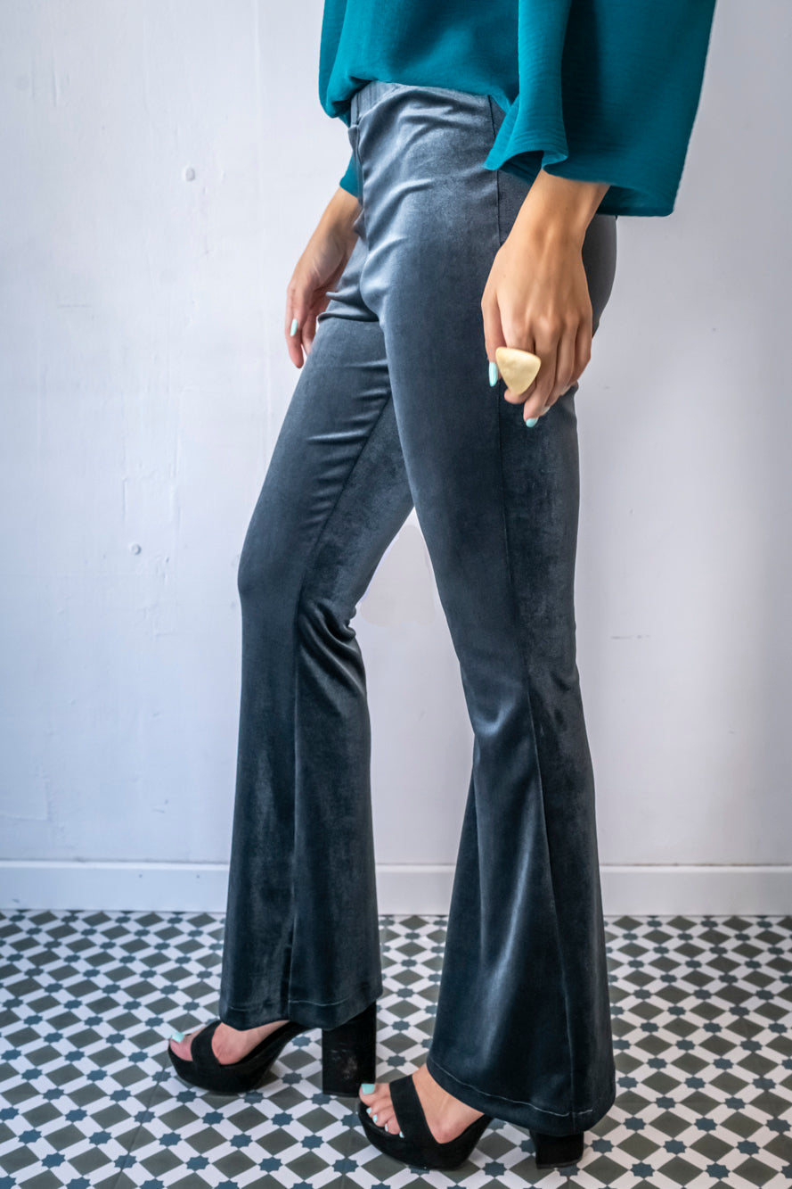 PANTALON CAMPANA GRIS