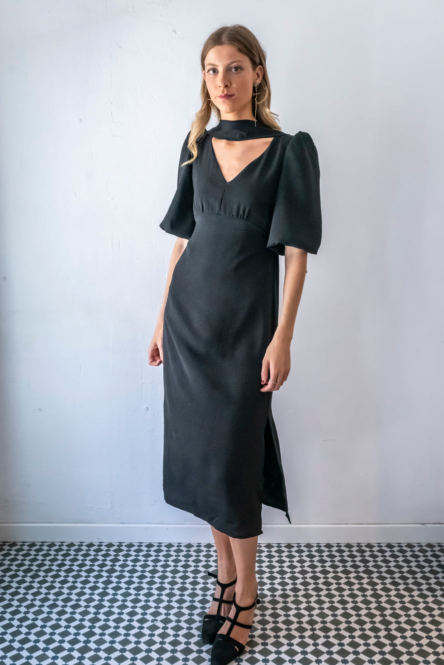 VESTIDO COMILLAS NEGRO